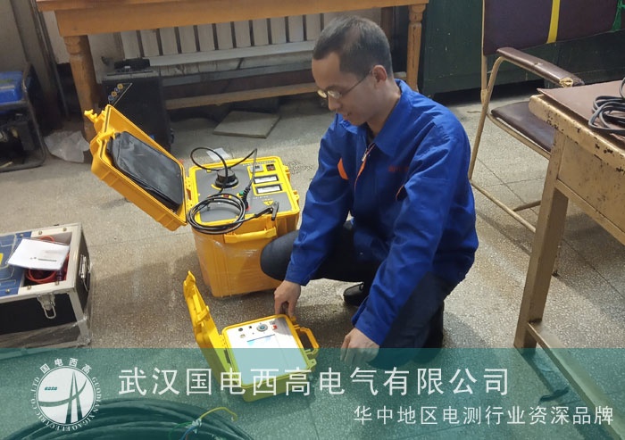 我司技術人員為大慶客戶調試電能表校驗裝置