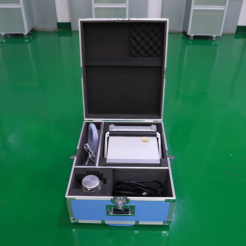 冷鏡式精密露點儀箱體內部